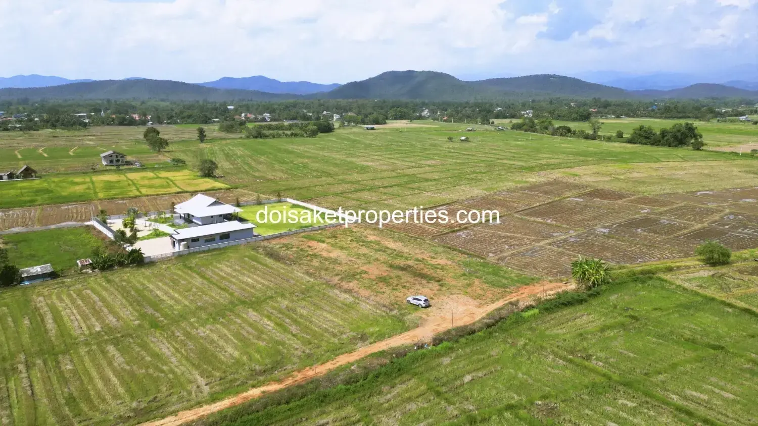 (LS411-01) 1 Rai of Land with Great Views for Sale in Pa Pong, Doi Saket, Chiang Mai