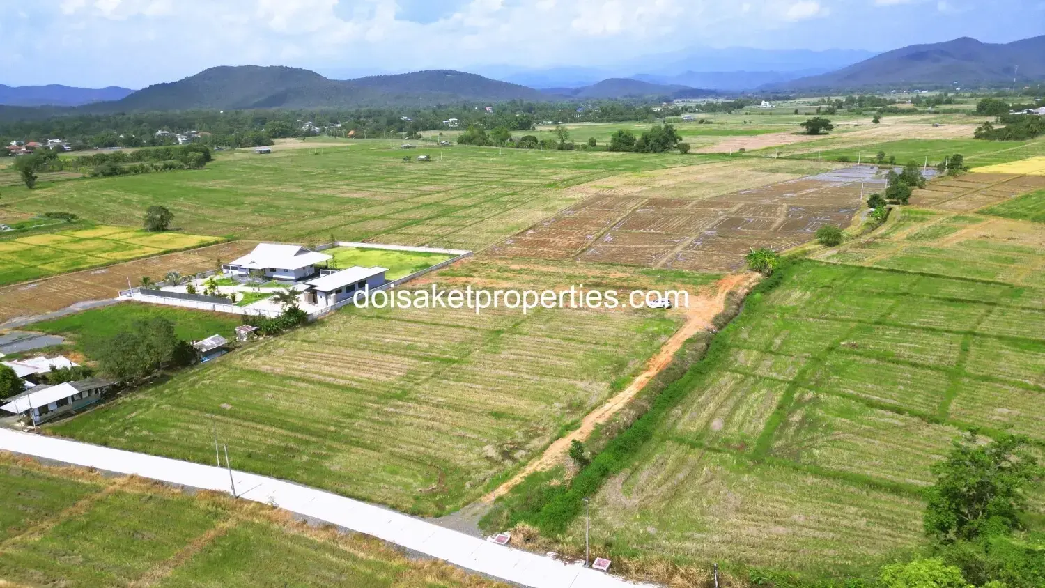 (LS411-01) 1 Rai of Land with Great Views for Sale in Pa Pong, Doi Saket, Chiang Mai