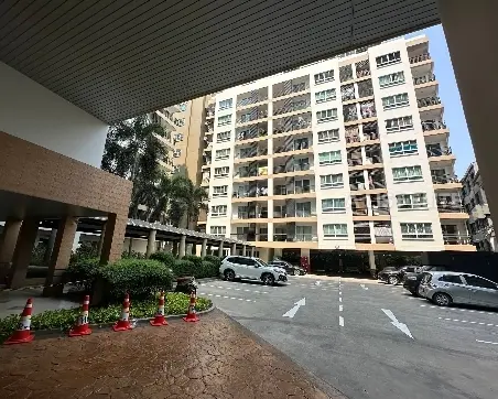 LUMPINI SUITE SUKHUMVIT 41