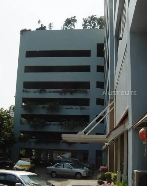PARK THONGLOR TOWER