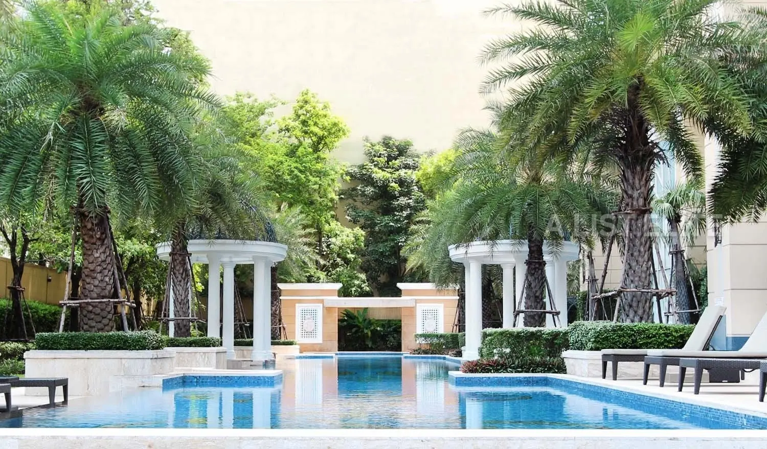ROYCE PRIVATE RESIDENCES