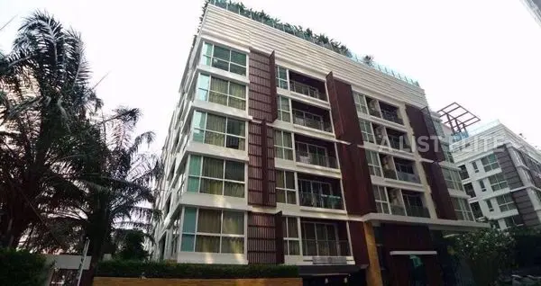 THE ADDRESS PATHUMWAN