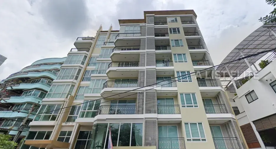 THE CREST SUKHUMVIT 24