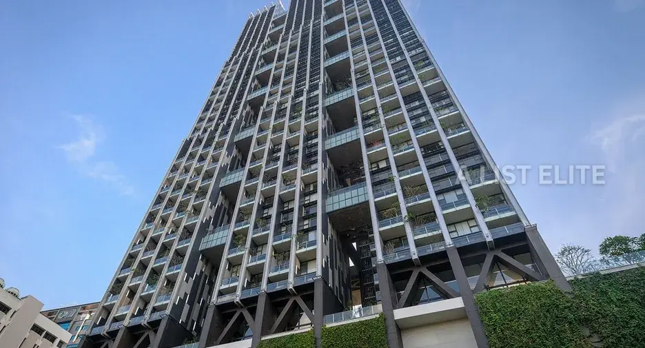 THE MET CONDOMINIUM