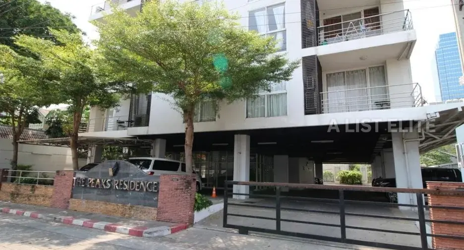 THE PEAK SUKHUMVIT 15