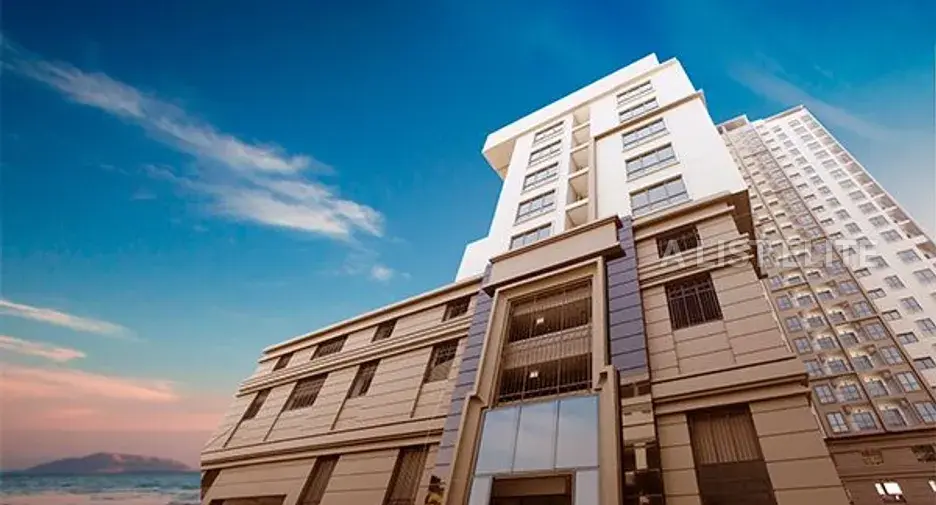 The Rich Sathon-Taksin