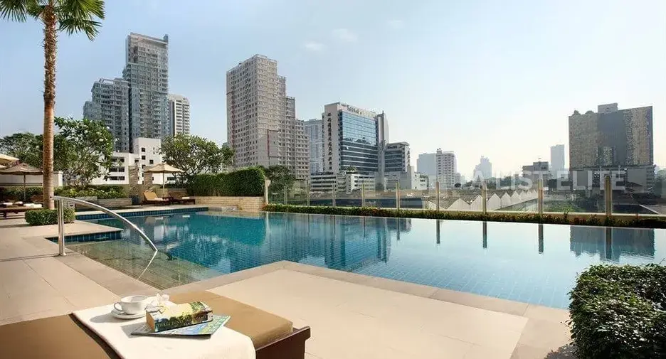 URBANA SUKHUMVIT 15