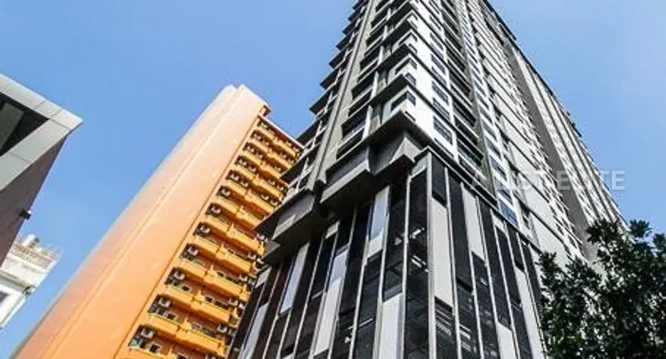 URBANO ABSOLUTE SATHORN - TAKSIN