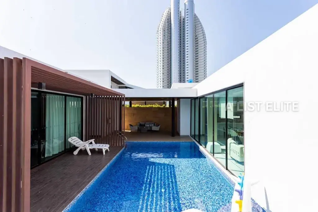 Movenpick Residences & Pool Villas (โมเวนพิค เรสซิเดนท์ แอนด์ พูลวิลล่า)
