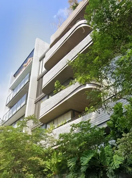 KALM PENTHOUSE ARI