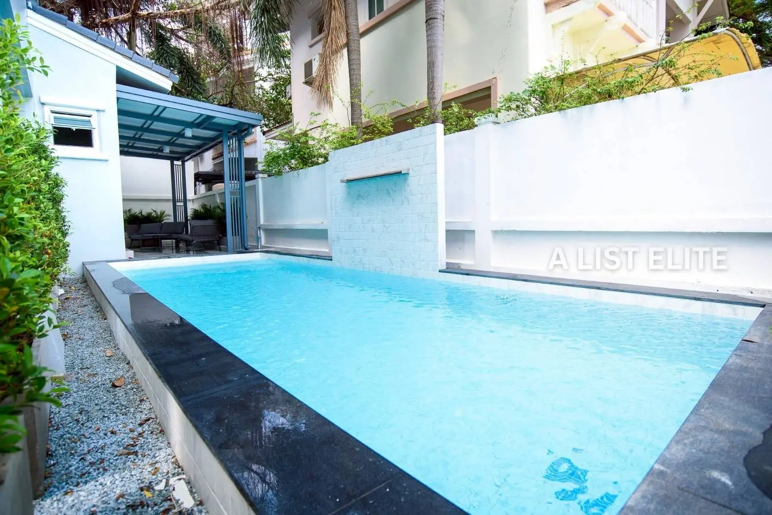 บ้านฟ้าริมหาด - พูลวิลล่าสไตล์โมเดิร์น ใกล้หาดจอมเทียนเพียง 300 เมตร