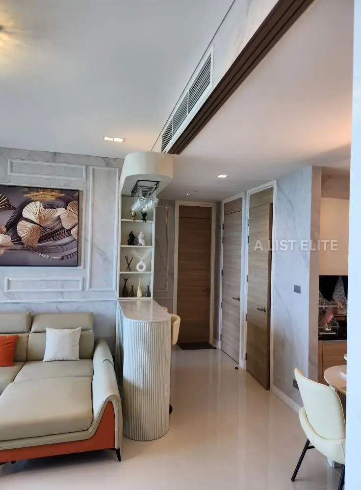 รีเฟลคชั่น จอมเทียนบีช พัทยา - คอนโดวิวทะเลชั้นสูง พร้อมอยู่
