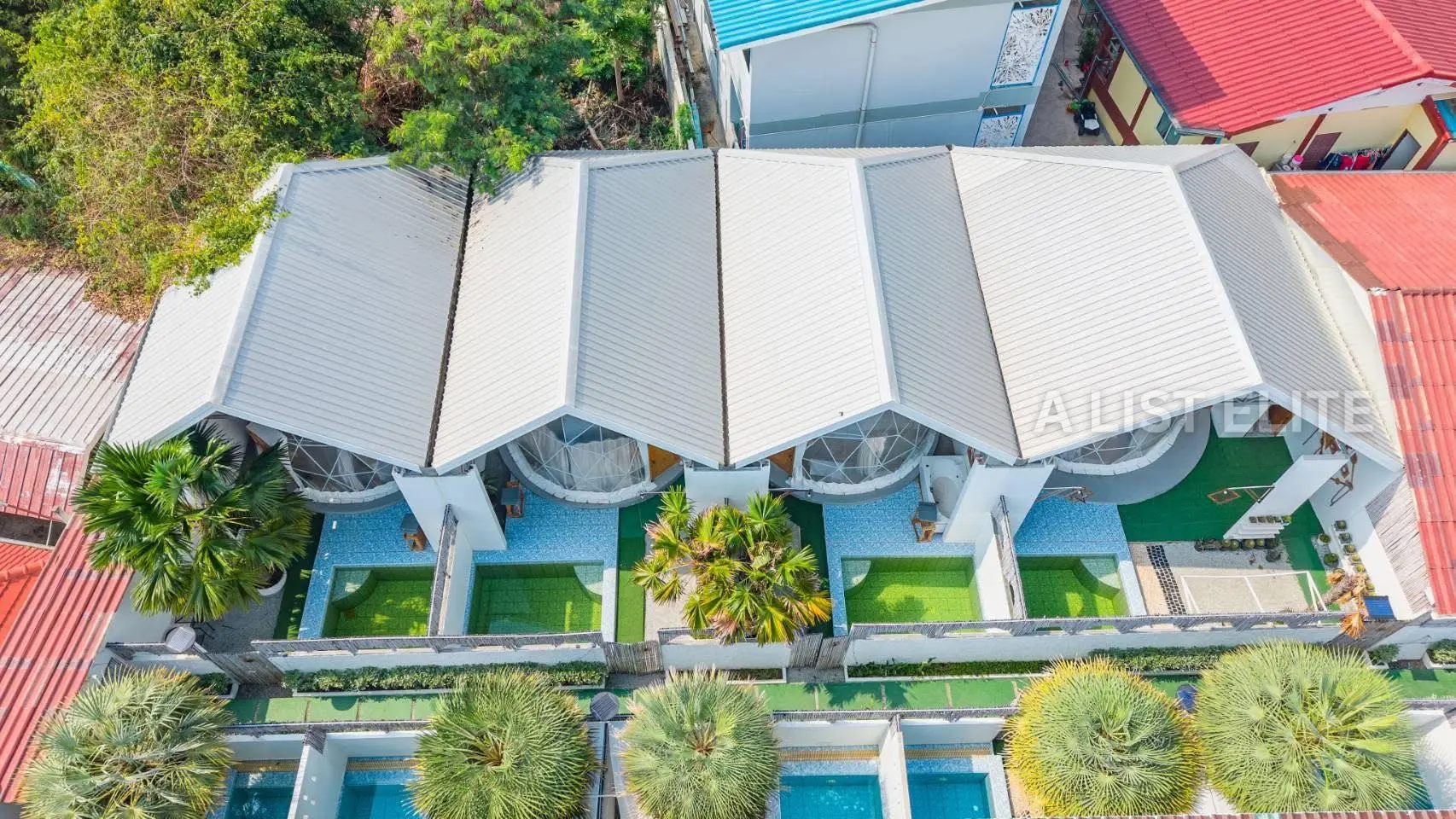 เอี่ยมสะอาดรีสอร์ท - รีสอร์ทพร้อมดำเนินกิจการ เกาะล้าน