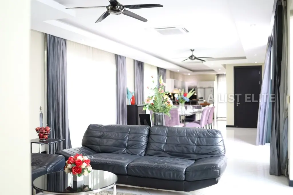ขายถูก วิลล่าสระว่ายน้ำ ในโครงการ Palm Oasis
