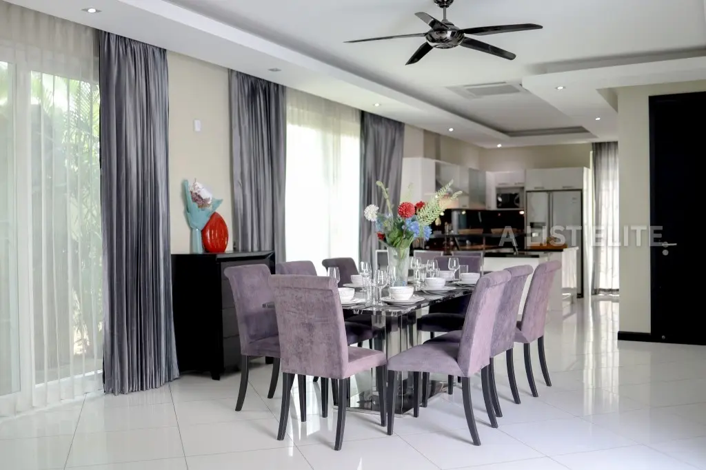 ขายถูก วิลล่าสระว่ายน้ำ ในโครงการ Palm Oasis