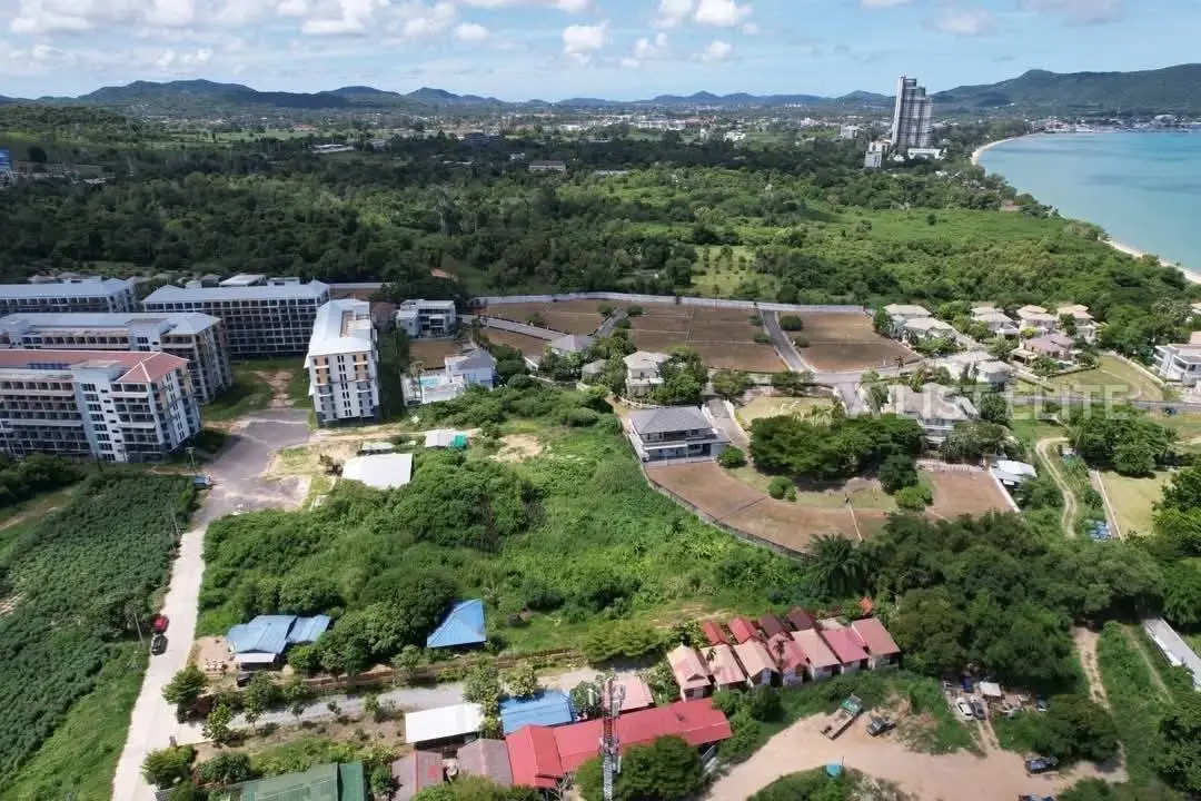 ที่ดิน - ใกล้ทะเล นาจอมเทียน