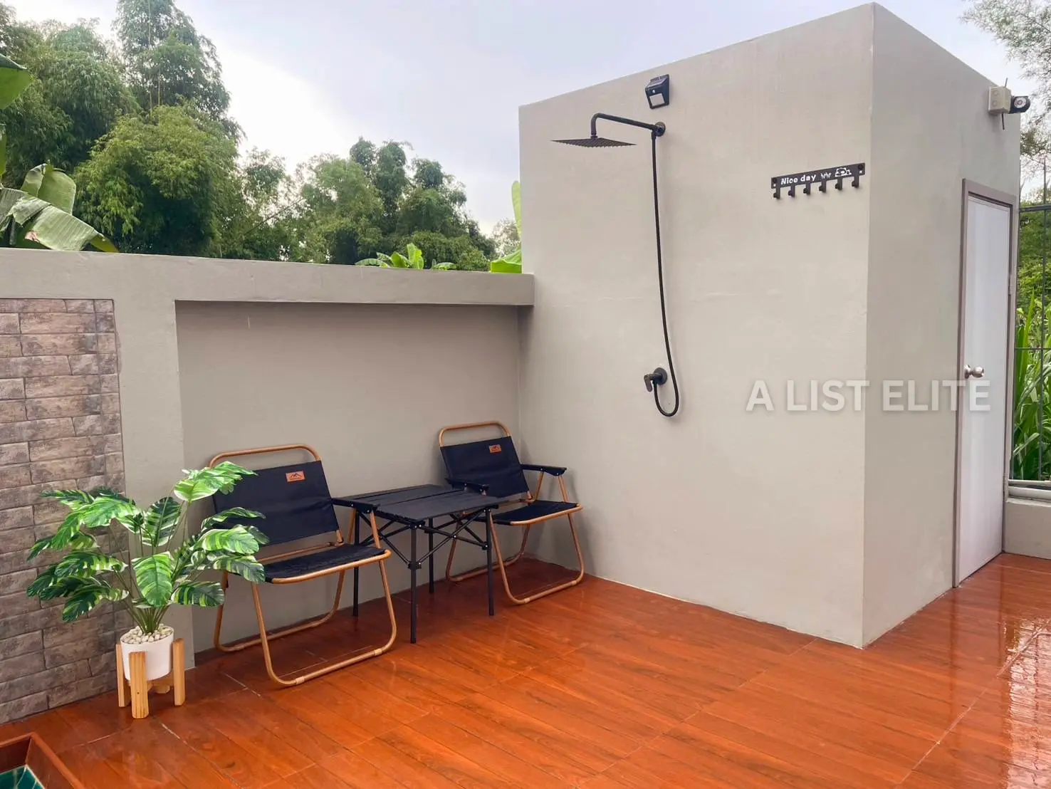 บ้านเดี่ยวหรูพร้อมสระว่ายน้ำ - ห้วยใหญ่