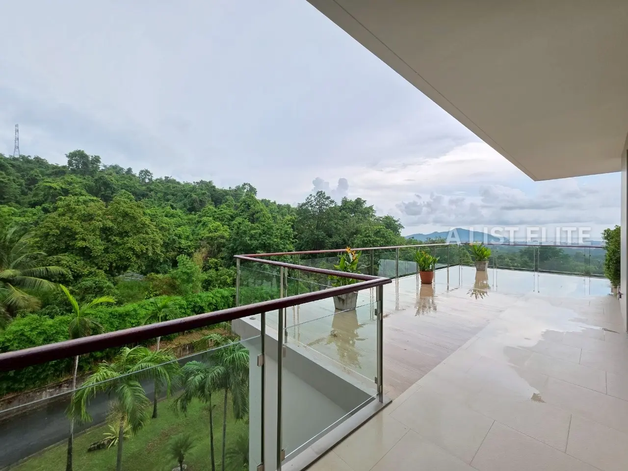 คอนโดหรูวิวสวยที่ บางเสร่ ไฮท์