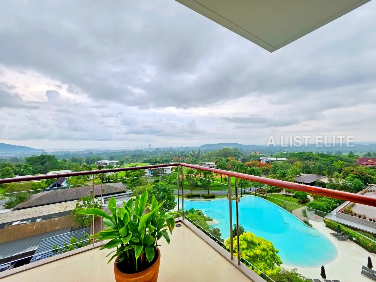 คอนโดหรูวิวสวยที่ บางเสร่ ไฮท์