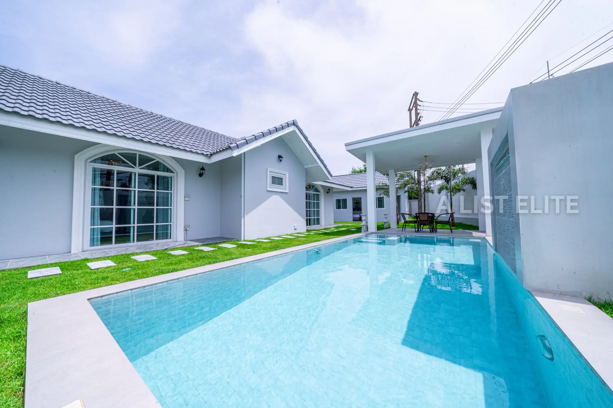คอนโดหรูวิวสวยที่ บางเสร่ ไฮท์