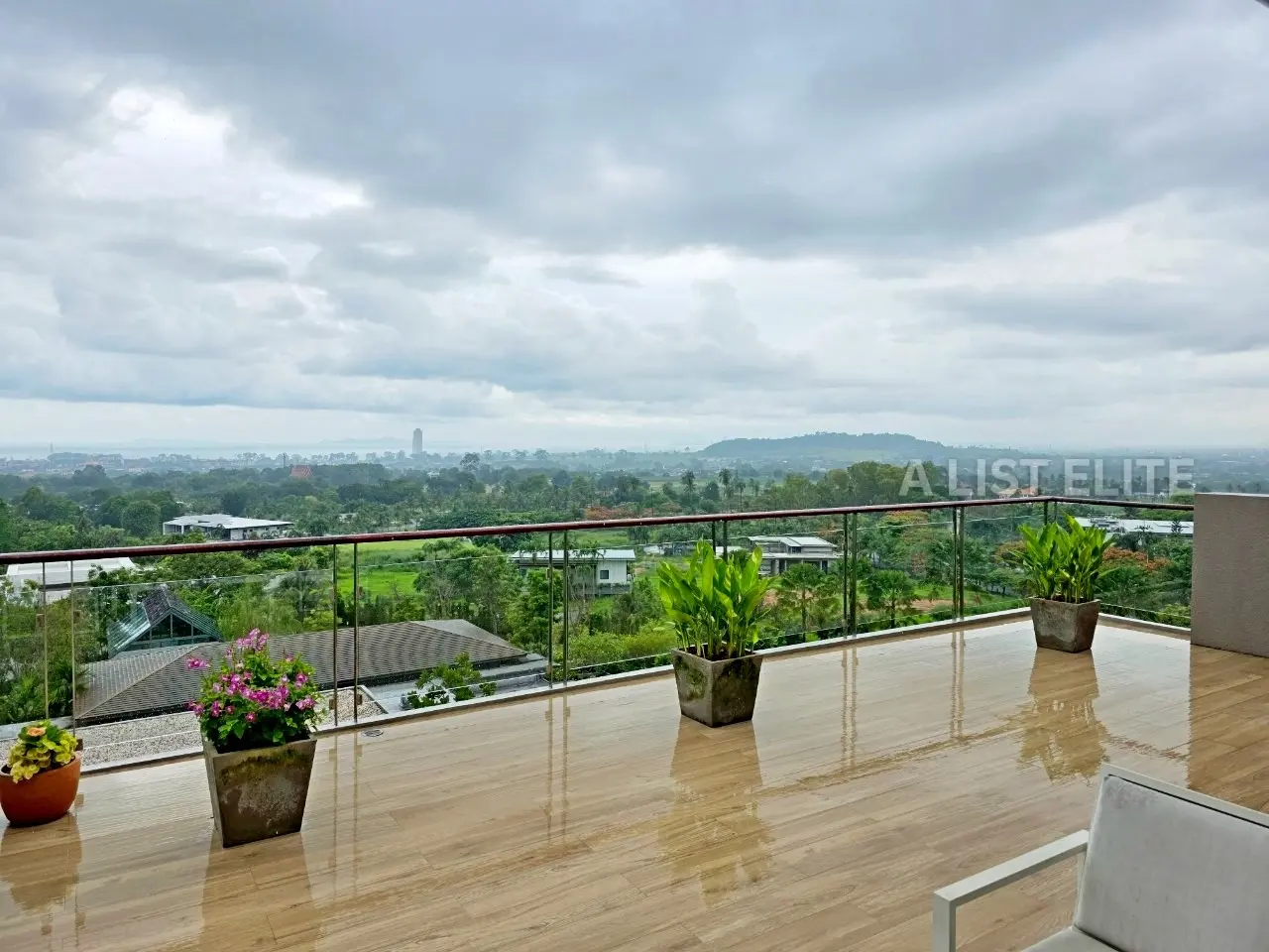 คอนโดหรูวิวสวยที่ บางเสร่ ไฮท์