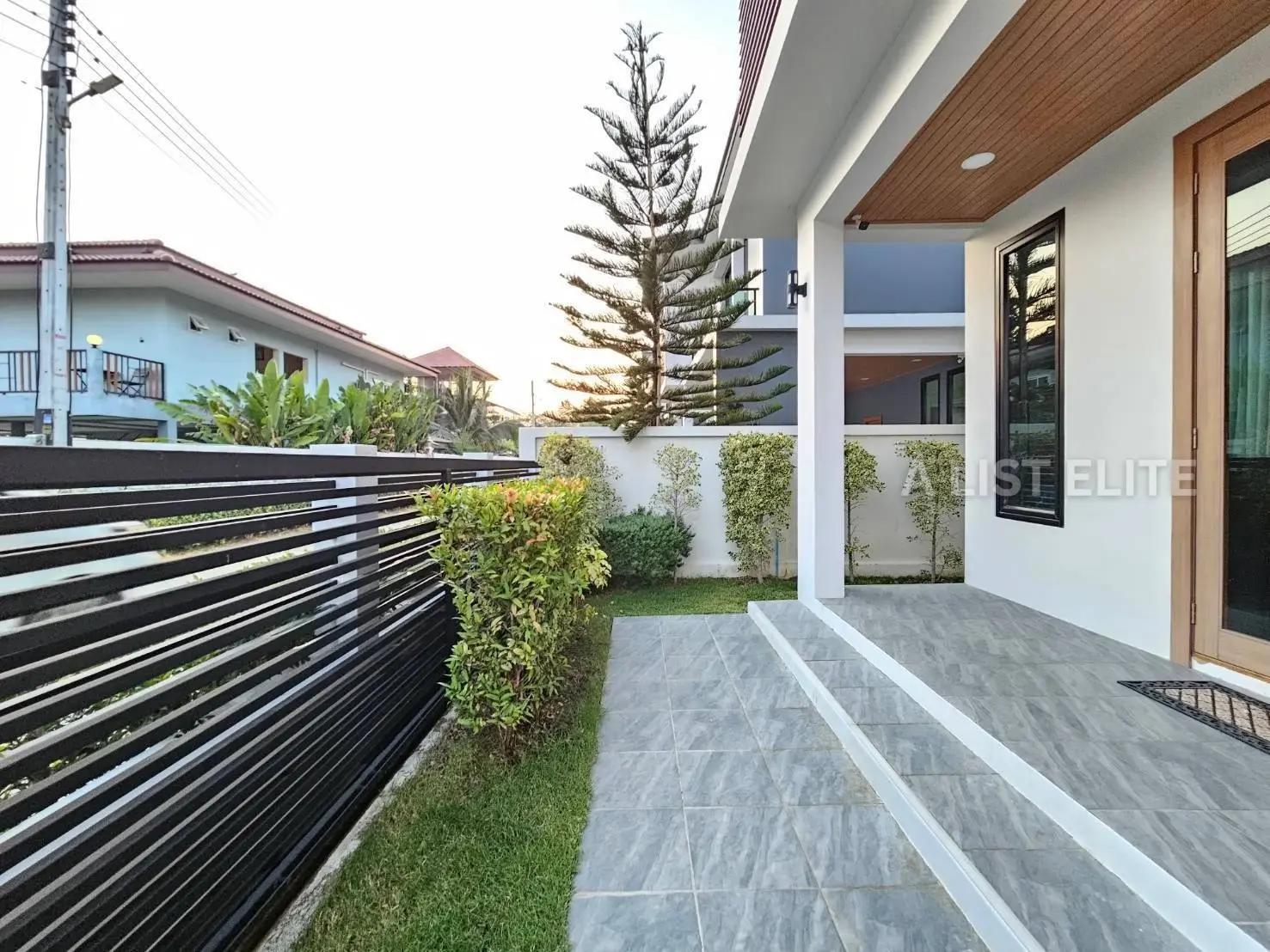 บ้านเดี่ยวในหมู่บ้าน Tamarind Village พัทยา