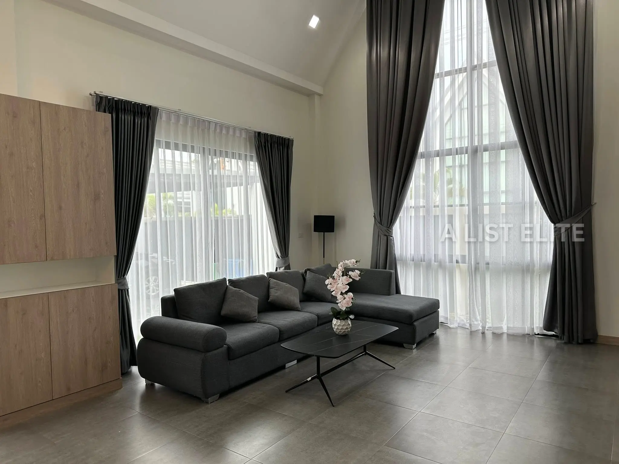 Pool Villa in Soi 21 Pornprapanimit