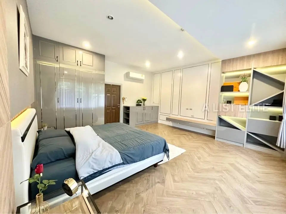 บ้านเดี่ยวหรู - วิลล่าพร้อมสระว่ายน้ำใกล้ห้วยใหญ่ พัทยา