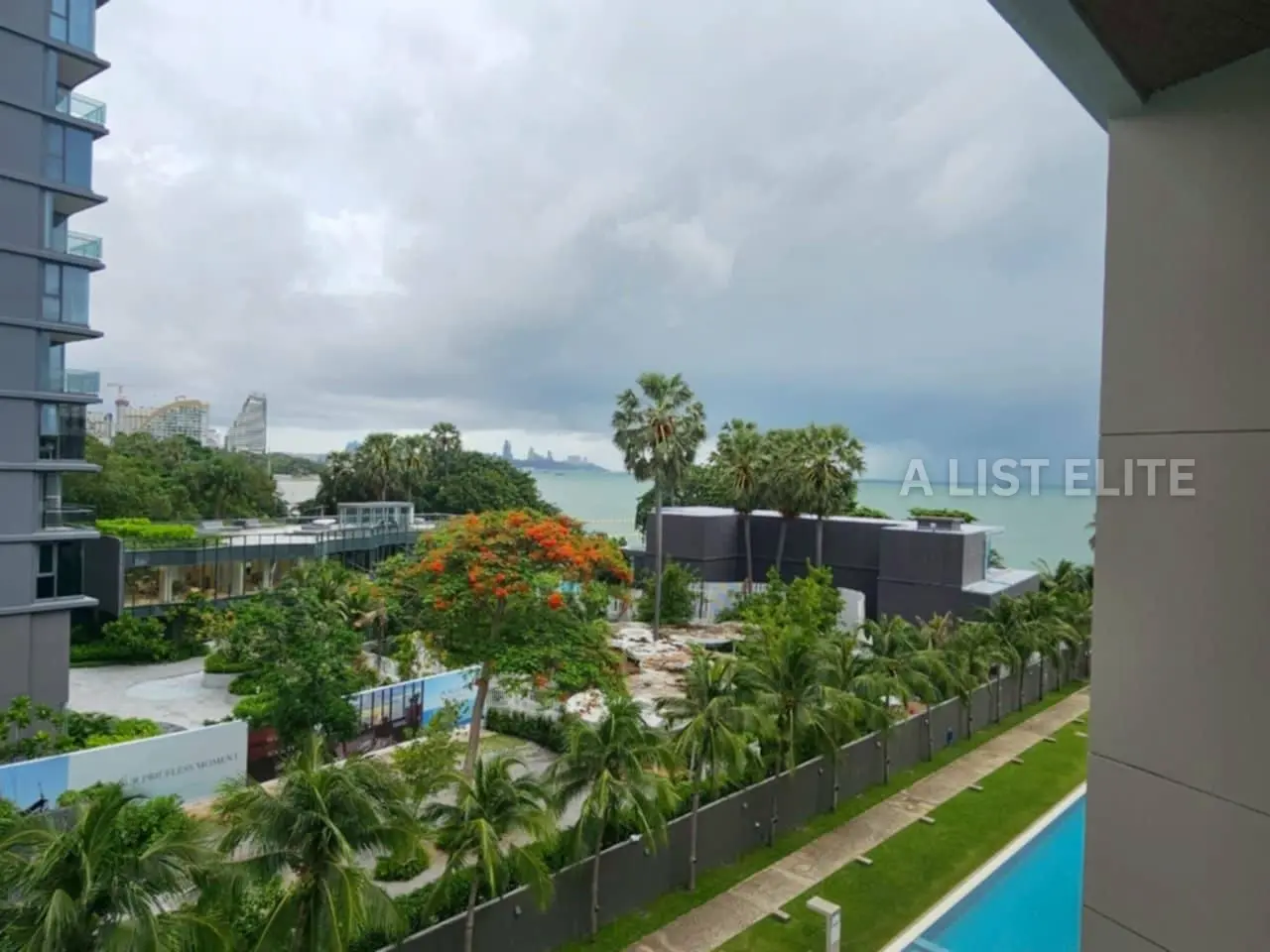 Ananya Beachfront Condominium - คอนโดมิเนียม 2 ห้องนอนสุดหรู
