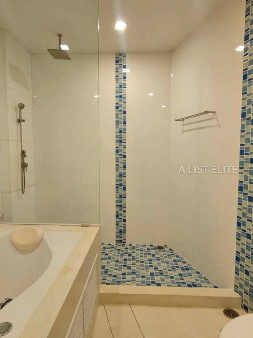 Ananya Beachfront Condominium - คอนโดมิเนียม 2 ห้องนอนสุดหรู