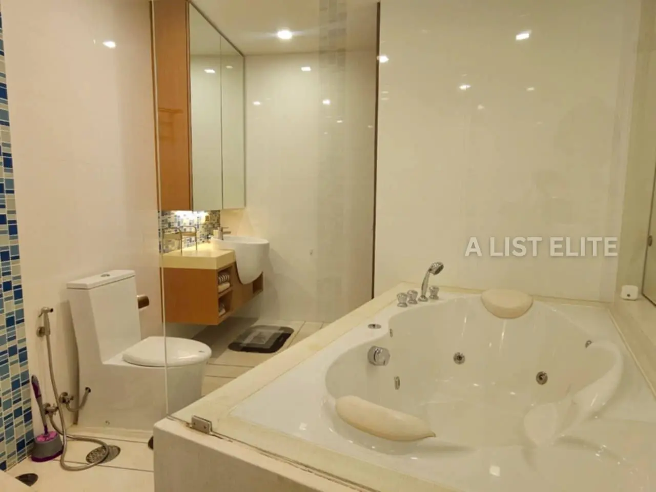 Ananya Beachfront Condominium - คอนโดมิเนียม 2 ห้องนอนสุดหรู