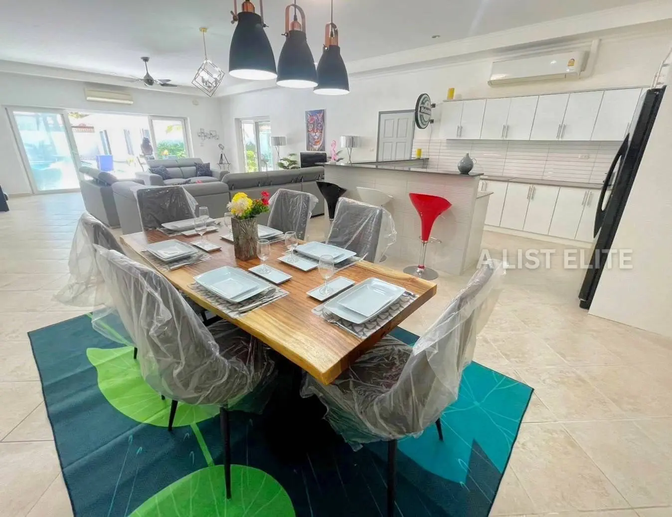 Beachfront Villa Paradise at Majestic Residence on Prathamnak Hill