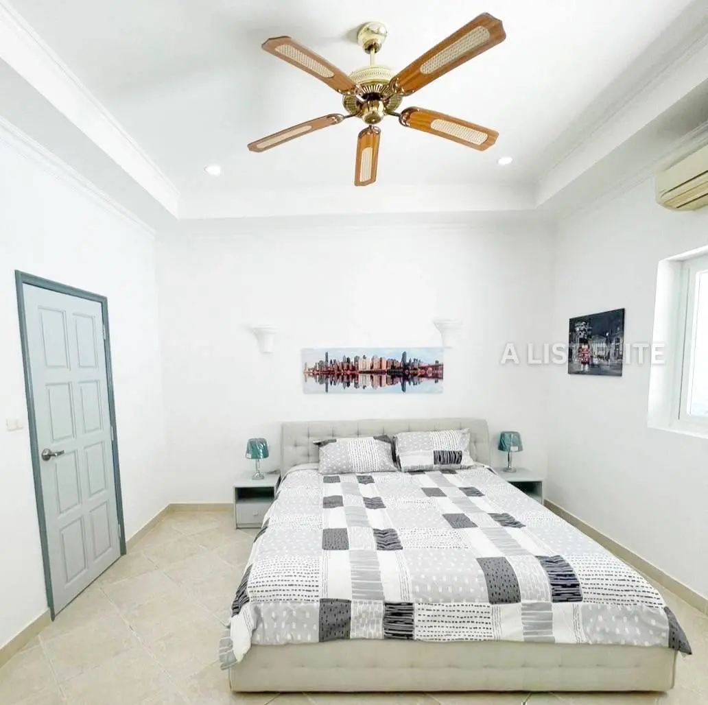 Beachfront Villa Paradise at Majestic Residence on Prathamnak Hill