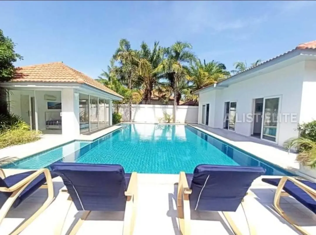 วิลล่าริมหาดสวรรค์ ณ Majestic Residence บนเขาพระตำหนัก
