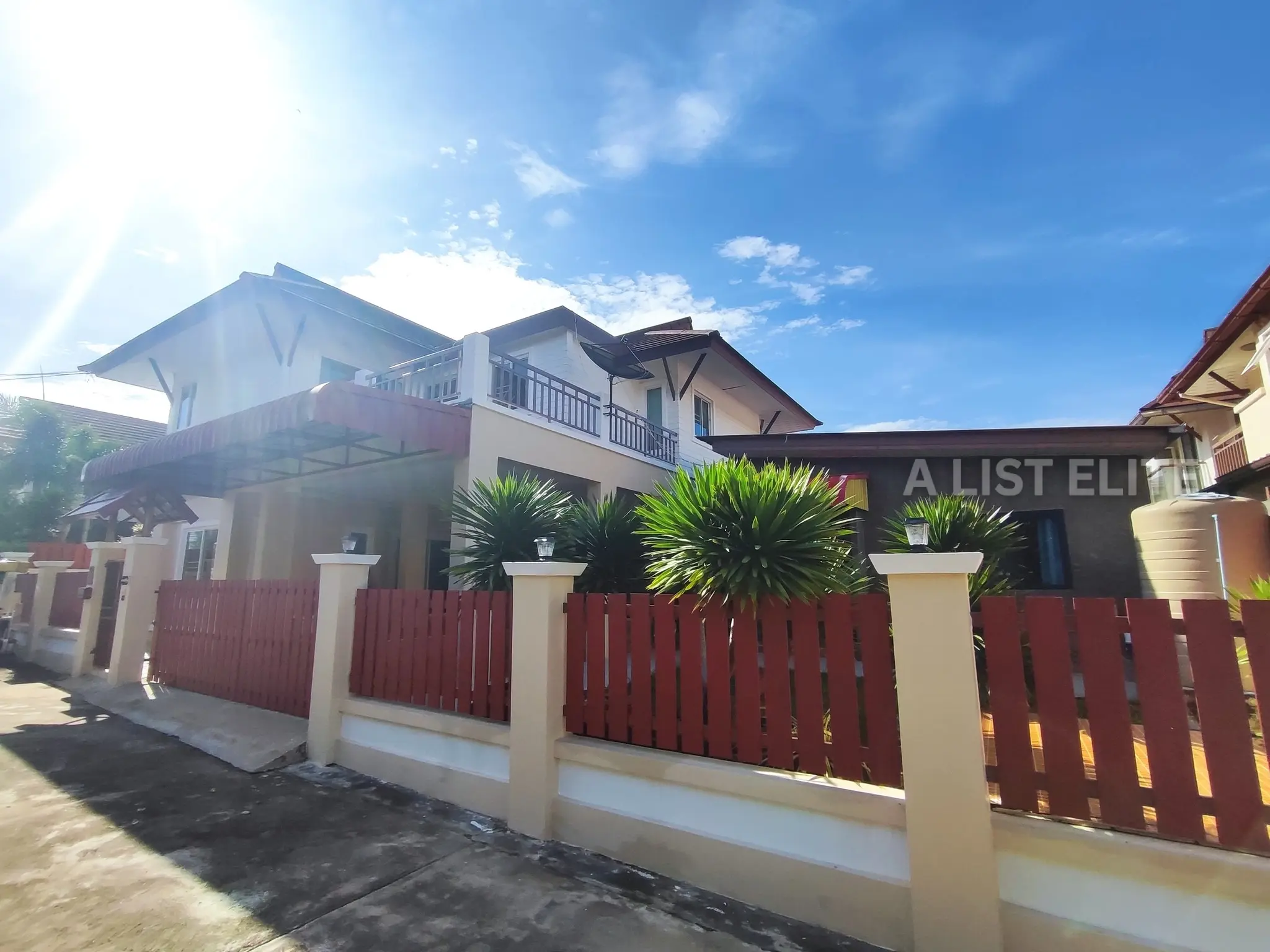 Luxury Detached House in Tropical Village - Your Pattaya Paradise
