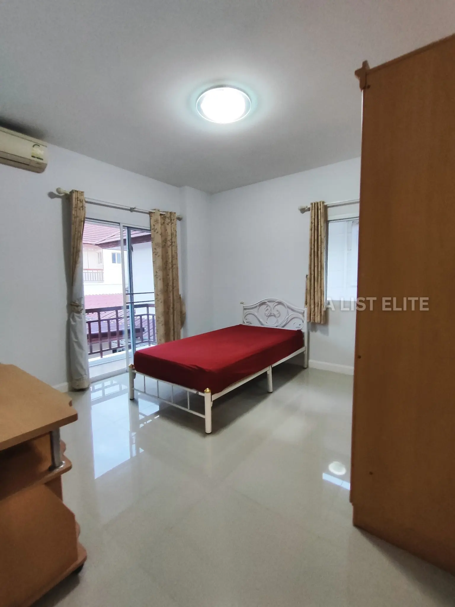 Luxury Detached House in Tropical Village - Your Pattaya Paradise