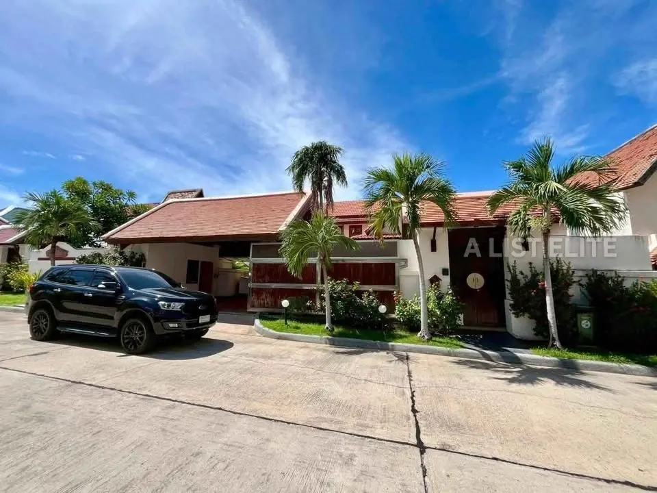 Luxury Thai-Balinese Pool Villa in Thabali Pool Villa - Pattaya