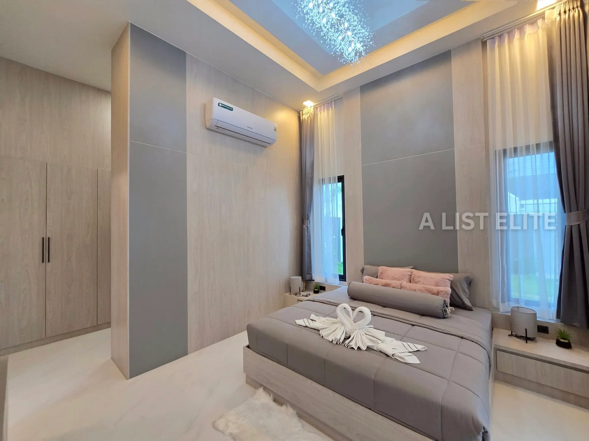 วิลล่าสระว่ายน้ำสไตล์ Modern Classic ในพัทยา - บ้านในฝันของคุณกำลังรออยู่!