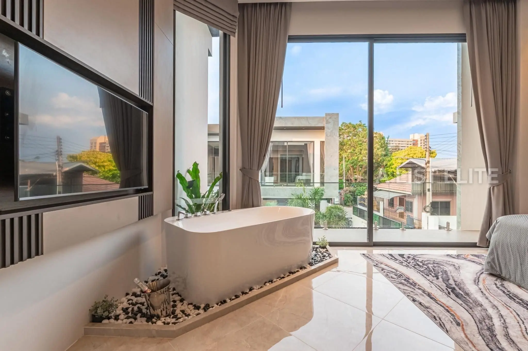 Luxury Modern Pool Villa Near Jomtien Beach
