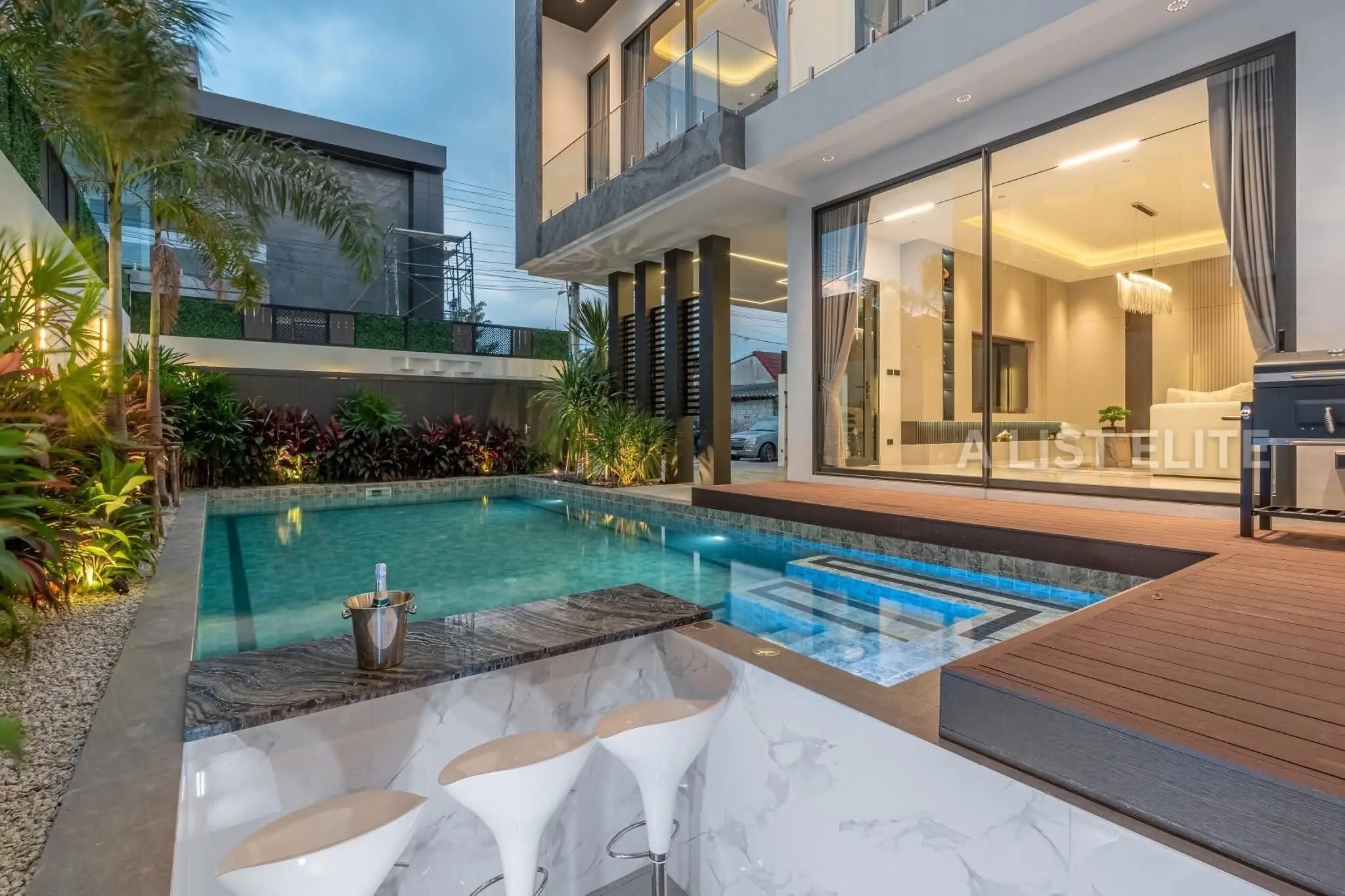Luxury Modern Pool Villa Near Jomtien Beach