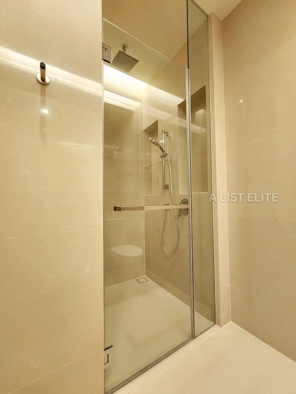 Sky-High Living: The ESSE Asoke - Exquisite 2 Bed Condo with Pool View