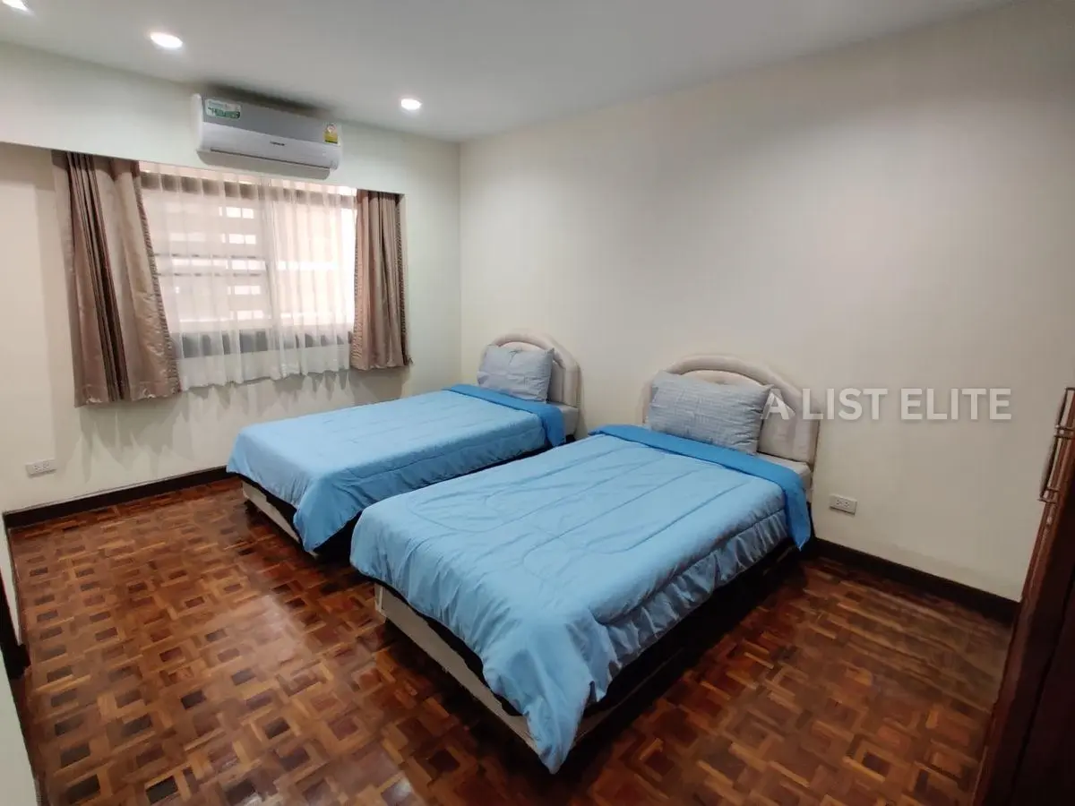Luxury 4-Bedroom Apartment at Rishi Court - Sukhumvit