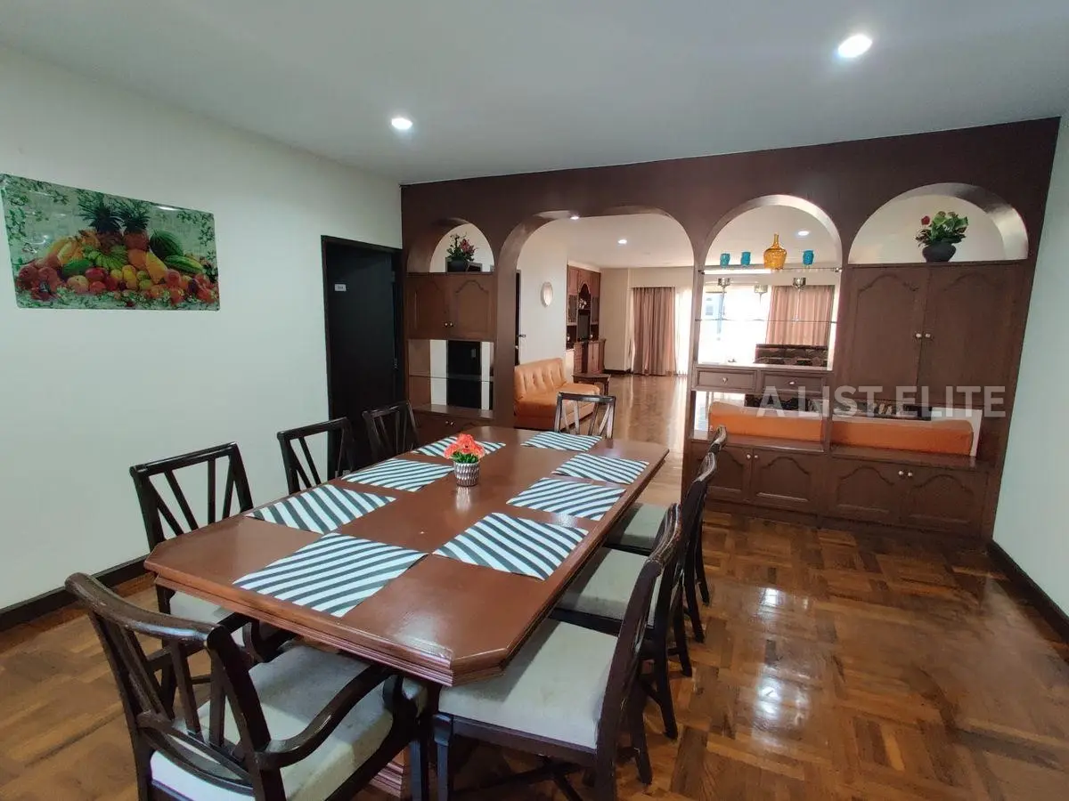 Luxury 4-Bedroom Apartment at Rishi Court - Sukhumvit