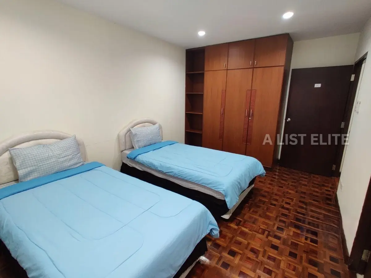 Luxury 4-Bedroom Apartment at Rishi Court - Sukhumvit