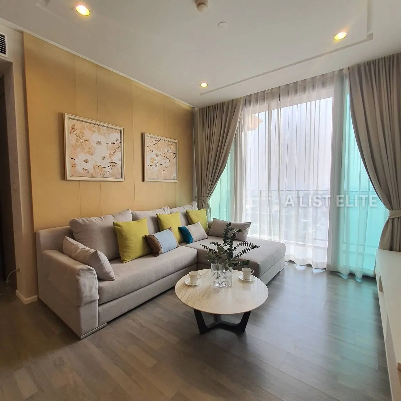 Condo 333 Riverside : Vie luxueuse au bord de la rivière