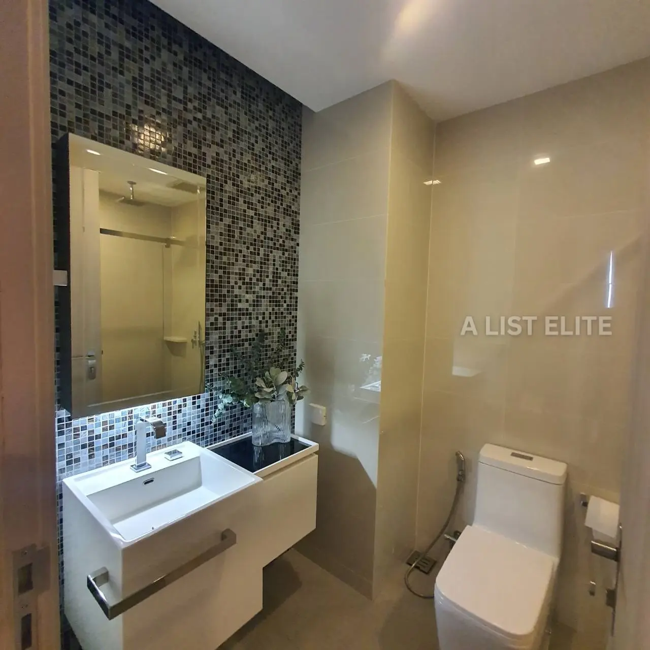 Condo 333 Riverside : Vie luxueuse au bord de la rivière