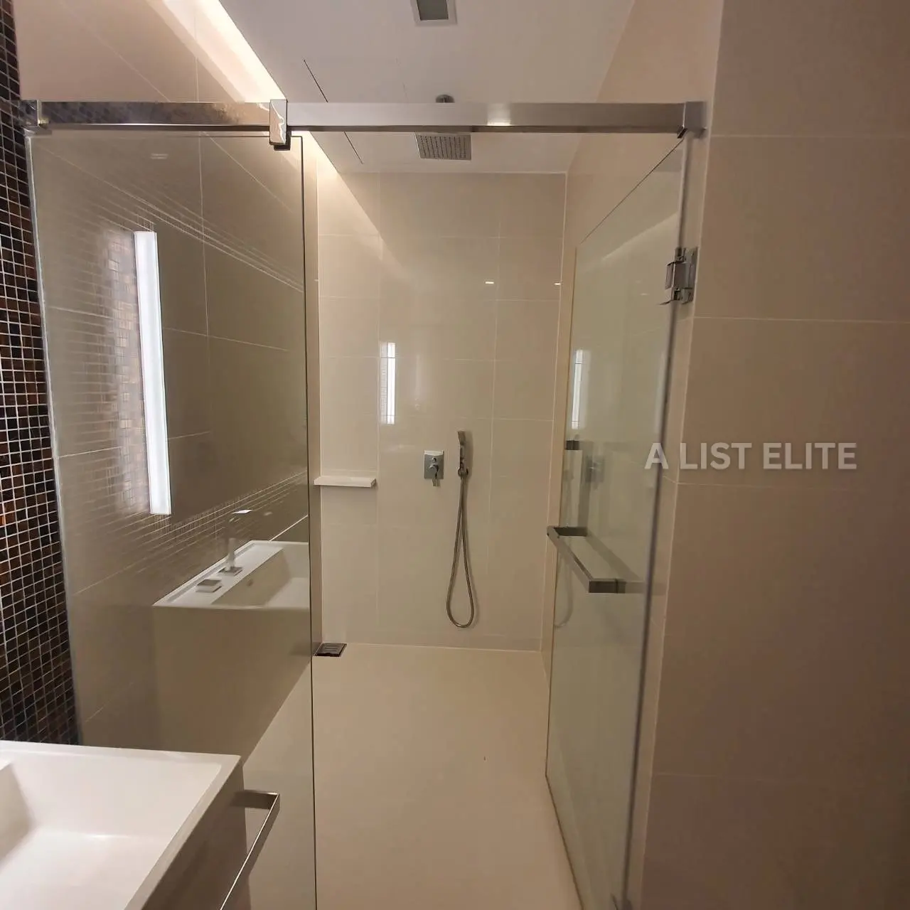 Condo 333 Riverside : Vie luxueuse au bord de la rivière