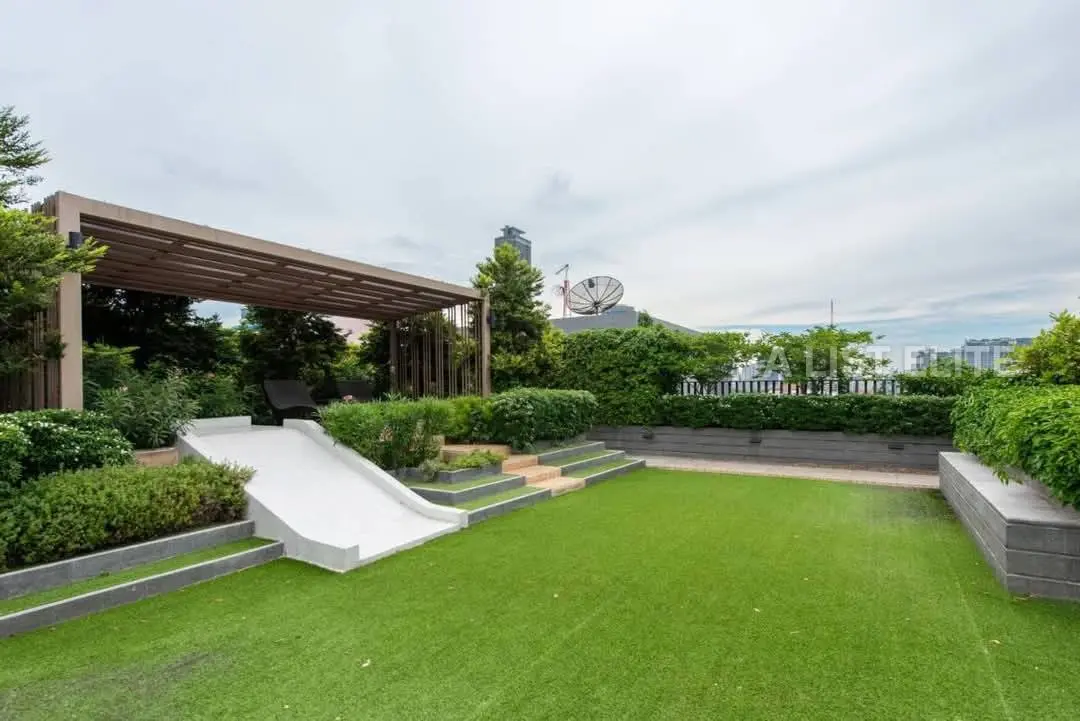 คอนโดหรูใจกลางทองหล่อที่ Lloyd Lloyd Research Center