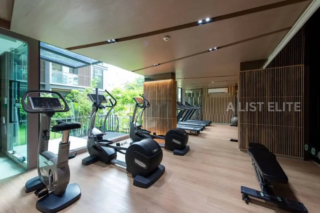 คอนโดหรูใจกลางทองหล่อที่ Lloyd Lloyd Research Center