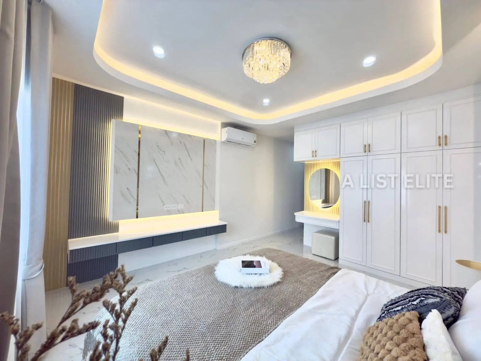 บ้านสวยพร้อมสระว่ายน้ำในพัทยา พาร์ค ฮิลล์ วิลเลจ
